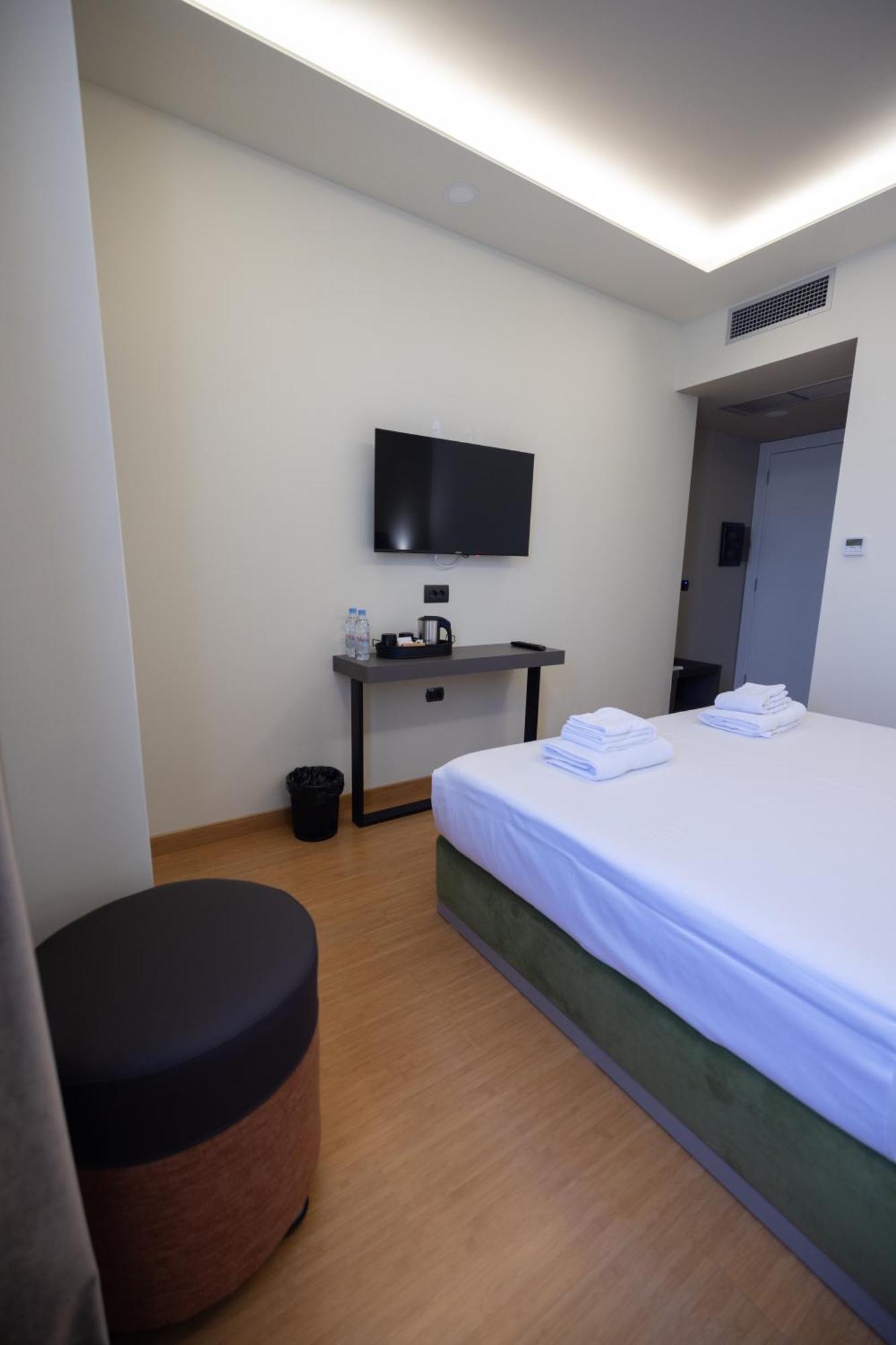 Green Boutique Hotel Vlore Exterior photo